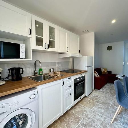 Appartement Lumineux Avec Terrasses Le Luc Luaran gambar